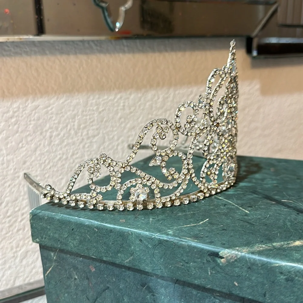 Vintage Rhinestone Tiara Silver Bridal Crown Pageant Prom Costume - Picture 3 of 9